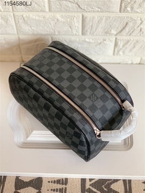 beauty bag louis vuitton|louis vuitton men's cosmetic bag.